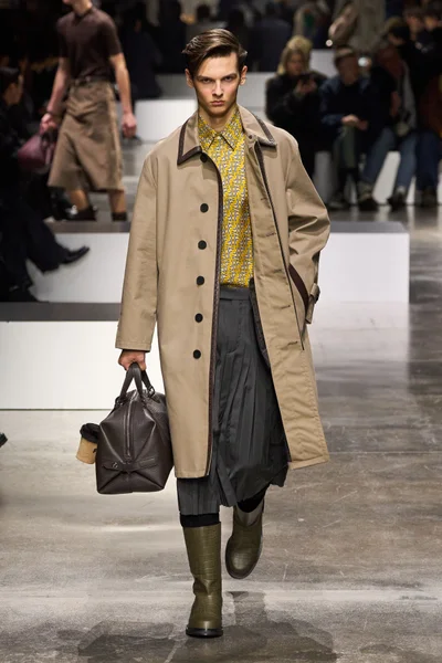 Look 19